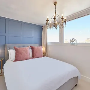 https://the-nest-whitby.yorkshirehotels.net